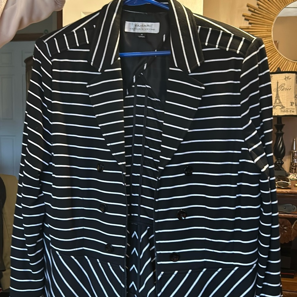 Tahari zip up jacket